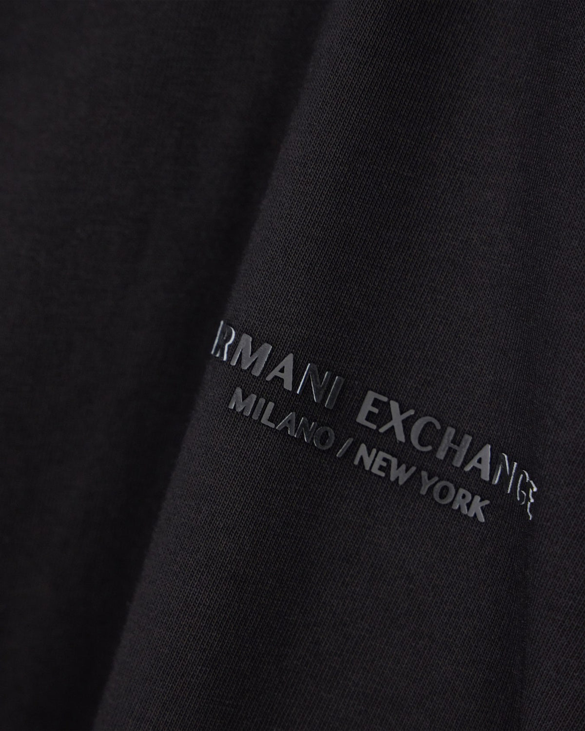 ARMANI EXCHANGE T-SHIRT WITH A CHEST LOGO ESSENTIAL