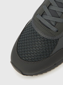 EA7 TRIPLE IRON GATE Shoes